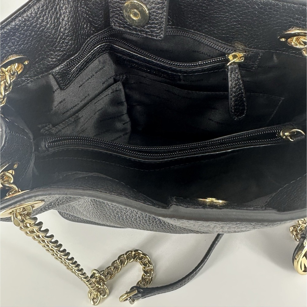 Michael Kors Black Pebbled Leather Shoulder/Crossbody Bag Gold Hardware & Charm - Picture 7 of 9